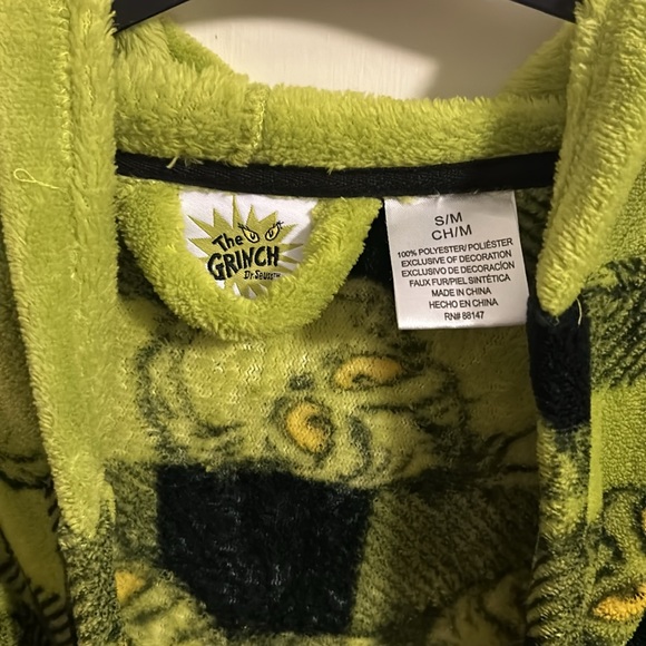The Grinch Robe - Picture 3 of 3